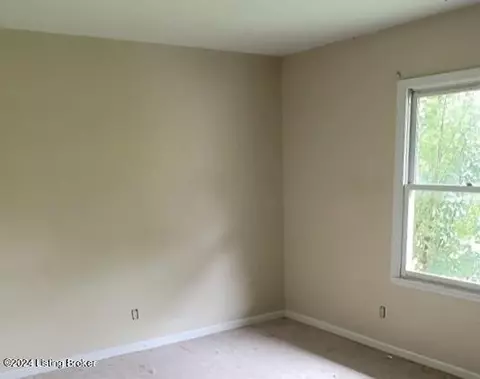 403 E Lothbury Ave, Middlesboro, KY 40965 photo 10