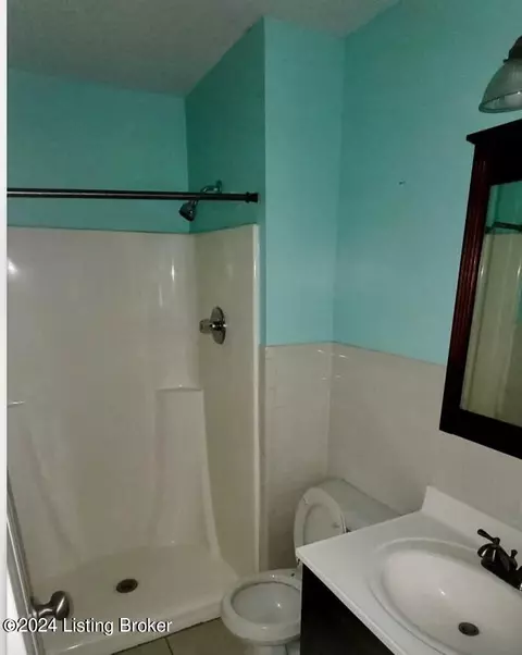 403 E Lothbury Ave, Middlesboro, KY 40965 photo 9