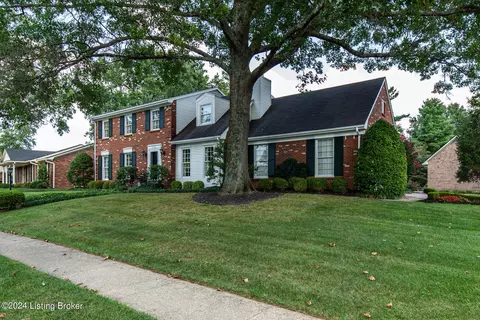 10306 Woodknoll Rd, Louisville, KY 40223