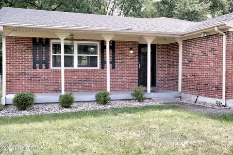 4900 Warm Spring Ct, Louisville, KY 40245