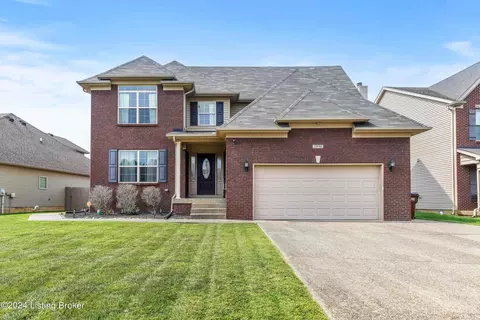11710 English Meadow Dr, Louisville, KY 40229