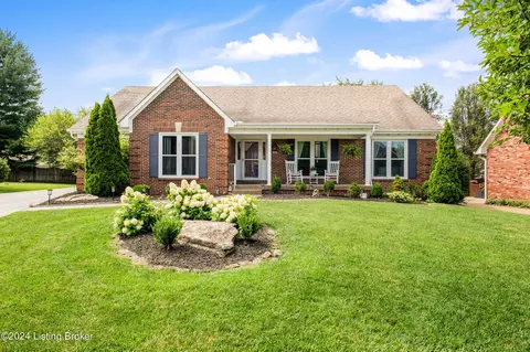 1816 Ashfield Ln, Louisville, KY 40220