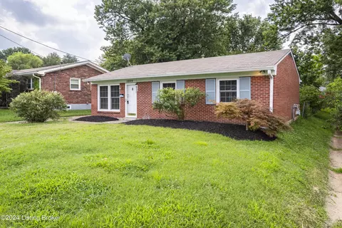 11800 Dearing Woods Dr, Louisville, KY 40272