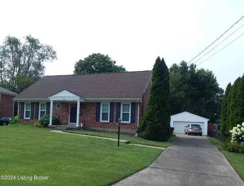 9102 Pine Lake Dr, Louisville, KY 40220