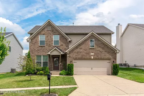 8807 Talon Ridge Dr, Louisville, KY 40229