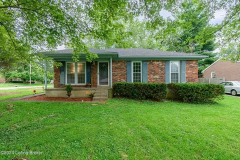 6900 Boxwood Ct, Pewee Valley, KY 40056