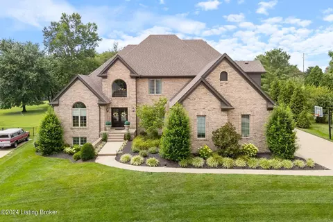 1210 Isleworth Dr, Louisville, KY 40245
