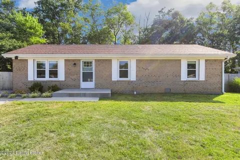 218 Lynn Dr, Lawrenceburg, KY 40342