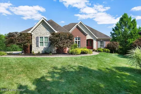 1304 Shakes View Ct, Fisherville, KY 40023