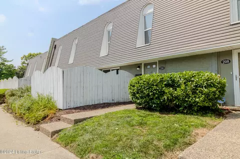 210 La Fontenay Ct, Louisville, KY 40223