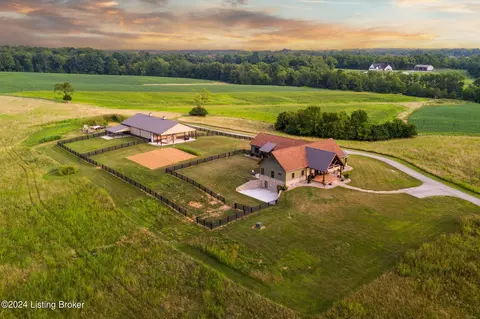 1032 Chatman Ln, Taylorsville, KY 40071