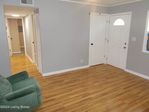 229 Crestwood Ln, Louisville, KY 40229