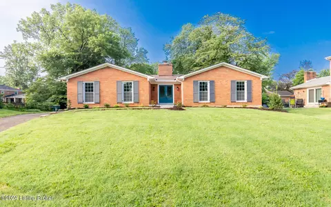 8802 Avondale Ct, Jeffersontown, KY 40299