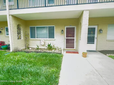 305 Casa Bella Ct, Louisville, KY 40220