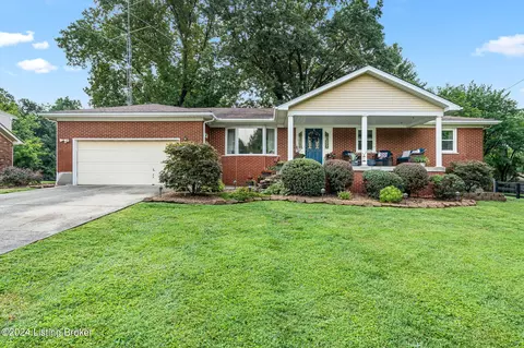 2816 Timber Hills Rd, Louisville, KY 40214