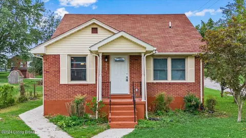 317 W Center St, Munfordville, KY 42765
