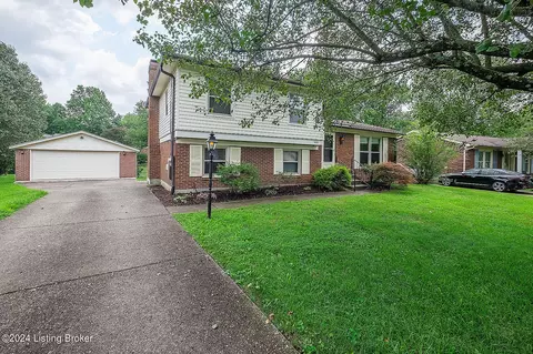 8406 Cabin Hill Rd, Louisville, KY 40291
