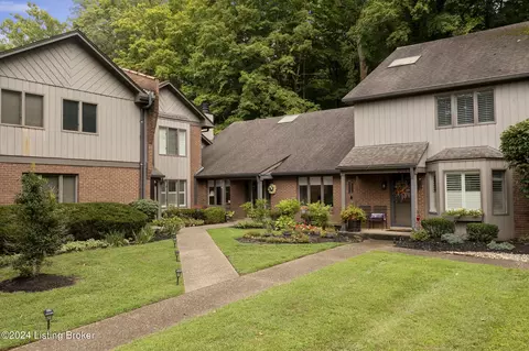 5533 Forest Lake Dr, Louisville, KY 40059