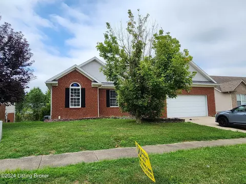 2040 Hearthside Cir, Shelbyville, KY 40065