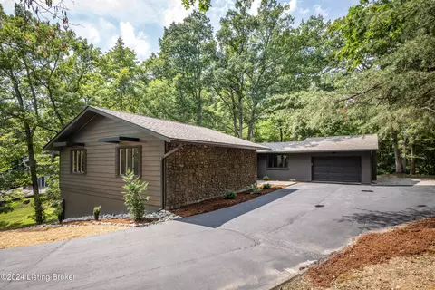 304 Whipoorwill Heights Dr, New Albany, IN 47150