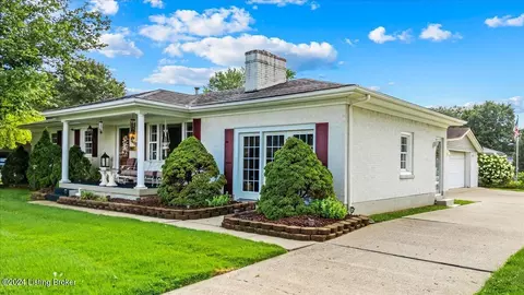 5400 Matterhorn Dr, Louisville, KY 40216
