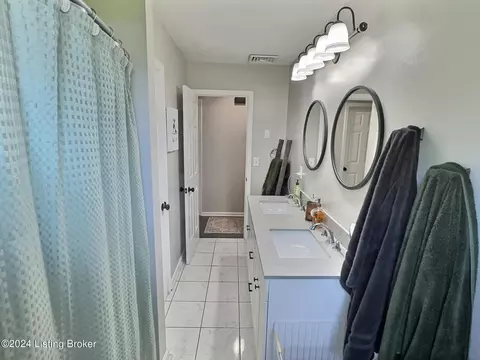 450 Stringer Ln, Mount Washington, KY 40047 photo 13