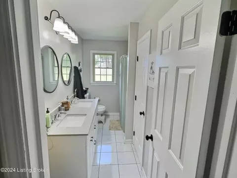 450 Stringer Ln, Mount Washington, KY 40047 photo 12