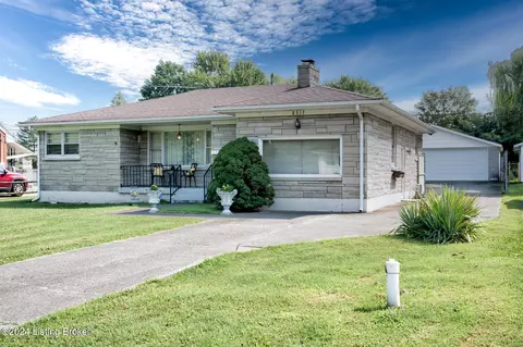 8517 Smithton Rd, Louisville, KY 40219