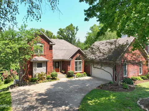 8313 Running Spring Dr, Louisville, KY 40241