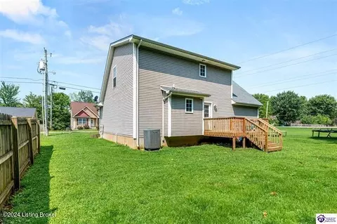 Exterior - 101 Ruby Ct, Radcliff, KY 40160 photo 5 of 9