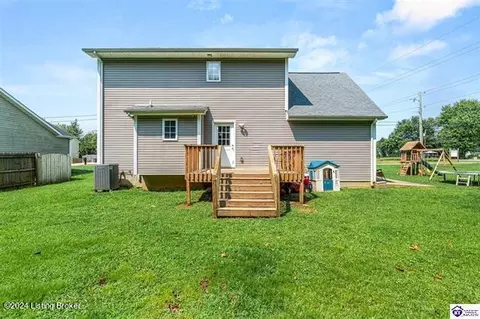 Exterior - 101 Ruby Ct, Radcliff, KY 40160 photo 6 of 9