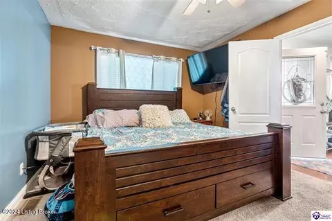 Bedroom - 101 Ruby Ct, Radcliff, KY 40160 photo 1 of 6