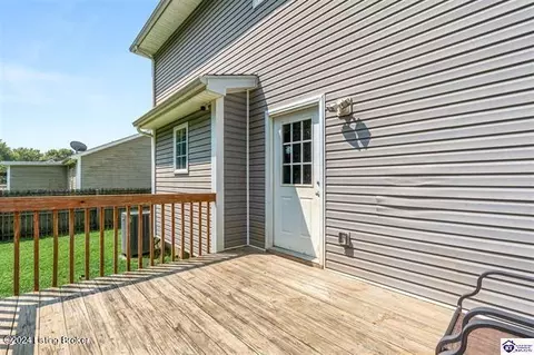 Exterior - 101 Ruby Ct, Radcliff, KY 40160 photo 4 of 9