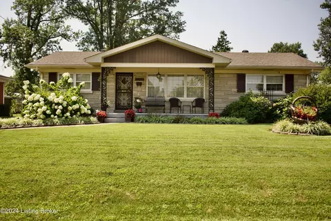 5208 Skylight Dr, Louisville, KY 40258