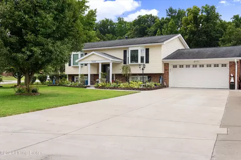 7600 Pimlico Dr, Louisville, KY 40214