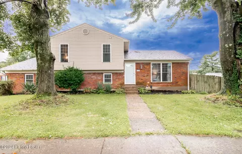 8221 Rochelle Rd, Louisville, KY 40228