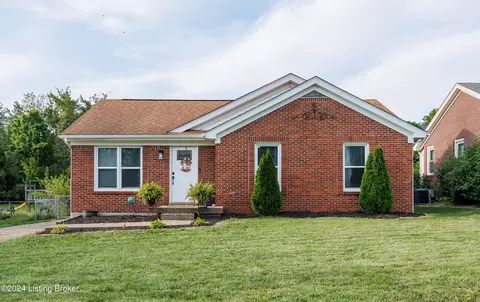 9823 Stanalouise Dr, Louisville, KY 40291