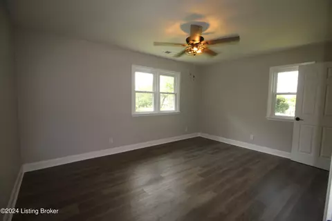 1091 Stringer Ln, Mount Washington, KY 40047 photo 9