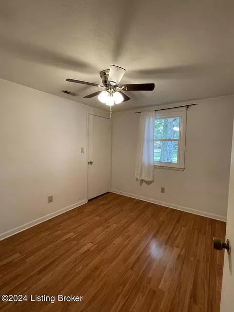 Bedroom - 1150 Pinehurst Ave, Madison, IN 47250 photo 1 of 4