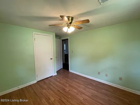 Bedroom - 1150 Pinehurst Ave, Madison, IN 47250 photo 4 of 4