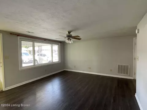 Living - 1150 Pinehurst Ave, Madison, IN 47250 photo 1 of 4