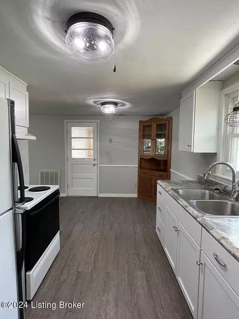 Kitchen - 1150 Pinehurst Ave, Madison, IN 47250 photo 1 of 1