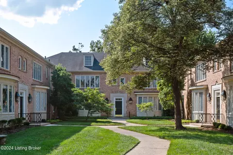 3812 Washington Sq #3, Louisville, KY 40207
