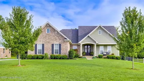 2710 Tarpon Dr, La Grange, KY 40031
