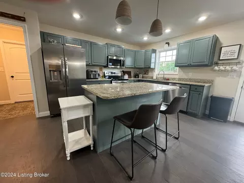 Kitchen - 104 Apache Ct, Bloomfield, KY 40008 photo 1 of 3