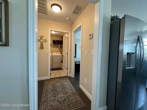 Entry Way - 104 Apache Ct, Bloomfield, KY 40008 photo 1 of 1
