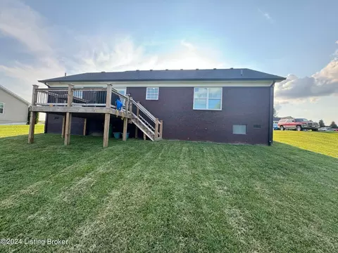 Exterior - 104 Apache Ct, Bloomfield, KY 40008 photo 5 of 11