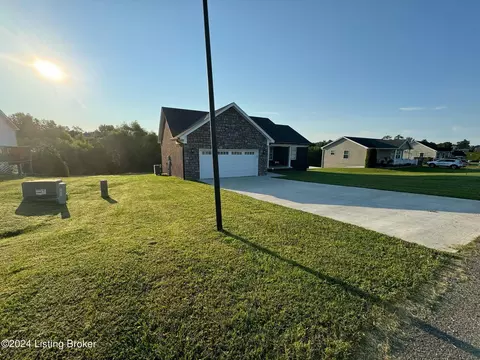 Exterior - 104 Apache Ct, Bloomfield, KY 40008 photo 10 of 11