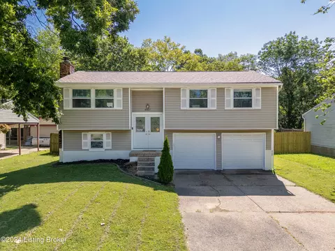 4707 Lunenburg Dr, Louisville, KY 40245
