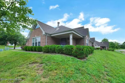 4472 Southbridge Ct, Louisville, KY 40272